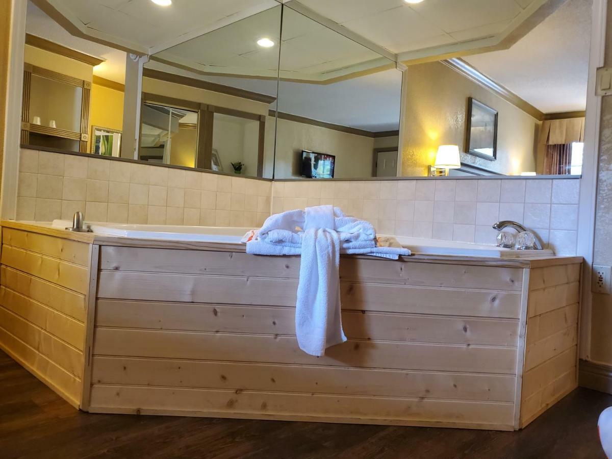 Colonial House Motel Pigeon Forge Ngoại thất bức ảnh