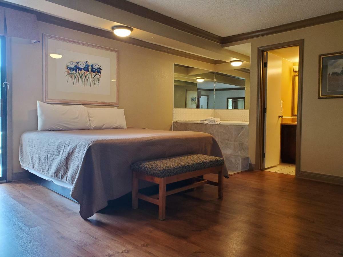 Colonial House Motel Pigeon Forge Ngoại thất bức ảnh
